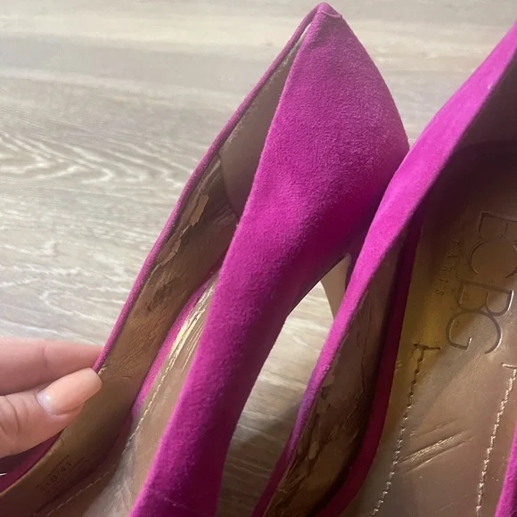 BCBG Fuchsia Heels - Picture 3 of 8